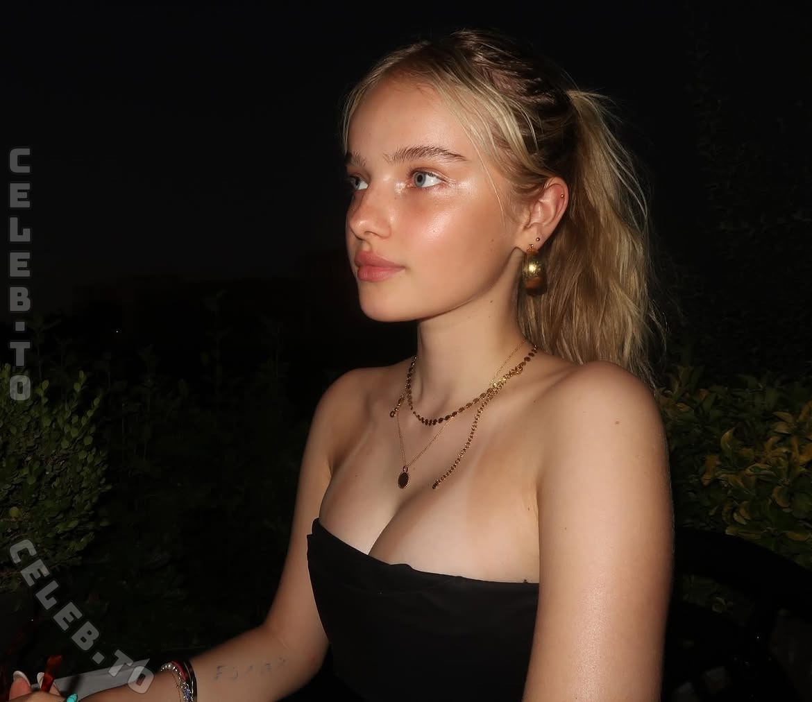 Nika Roeffen photo