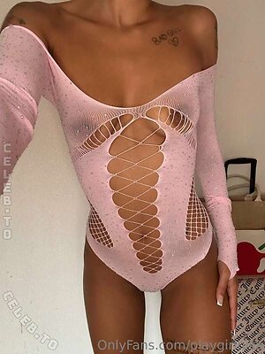 Nikairani Nude Leaked Photo #4