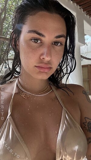 Nikairani Nude Photos