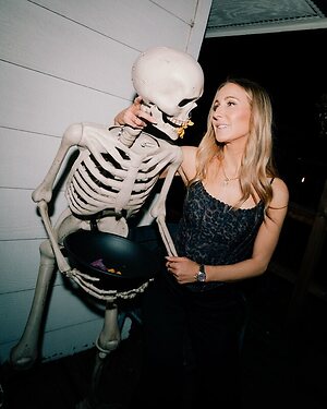 Nikki Glaser leaked photo #18