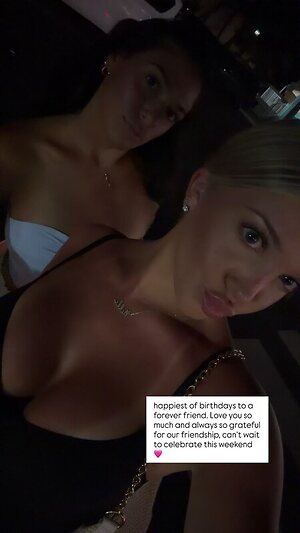 nikkidalessandro22 leaked photo #5