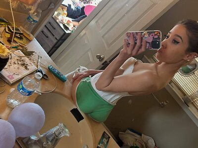 nikkinixieonline leaked photo #3