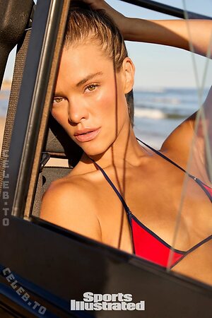 Nina Agdal Nude Leaked Photo #30