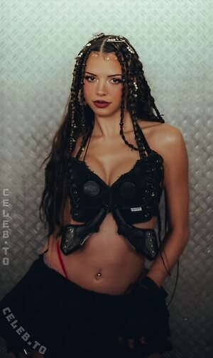 Nina Chuba photo