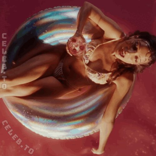 Nina Chuba photo
