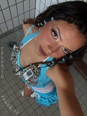 Nina Chuba photo