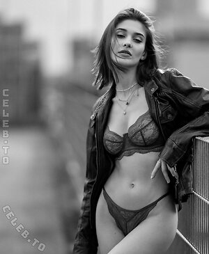 Ninafdj More Nude Photos