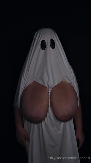 nina.phoenix leaked photo #27