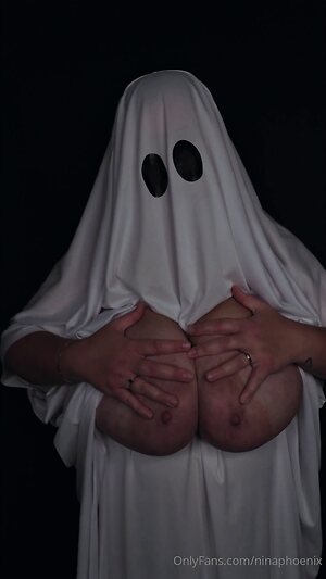 nina.phoenix leaked photo #29