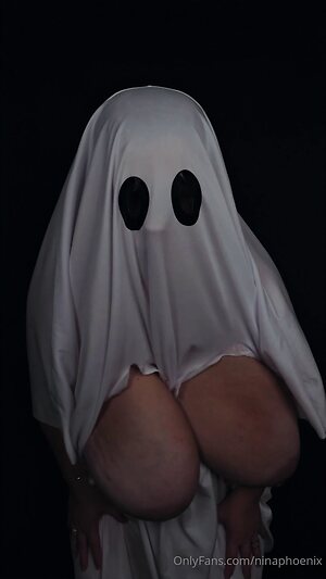 nina.phoenix leaked photo #31