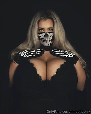 nina.phoenix leaked photo #34
