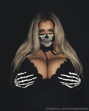 nina.phoenix leaked photo #35