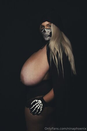 nina.phoenix leaked photo #38
