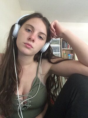 Niomi leaked photo #3