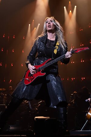 Nita Strauss leaked photo #9