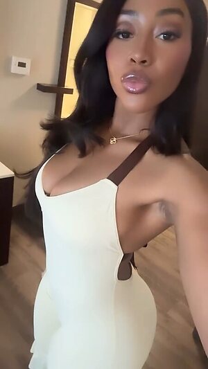 Nneka leaked photo #2