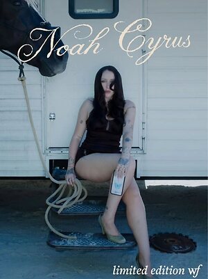 Noah Cyrus leaked photo #20