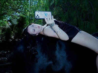 Noah Cyrus leaked photo #21