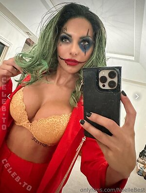 Noelle Best photo