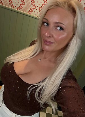 NoProbsJu Nude Leaked Photo #59