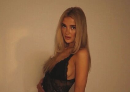 Norwegian Bombshell Ellie Olivia leaked photo #4