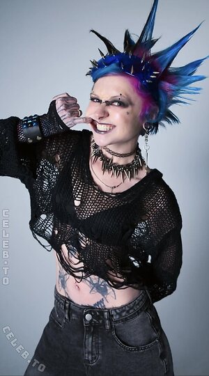 noteasybeinwheezy Nude Leaked Photo #2