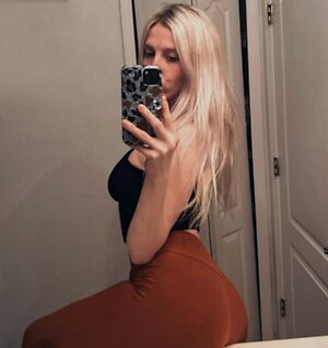 noturavgbl0nde leaked photo #2