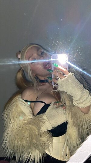 Notwifi leaked photo #7