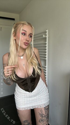 Not.your.jil leaked photo #9