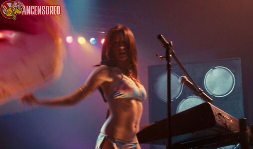 Noureen Dewulf leaked photo #7