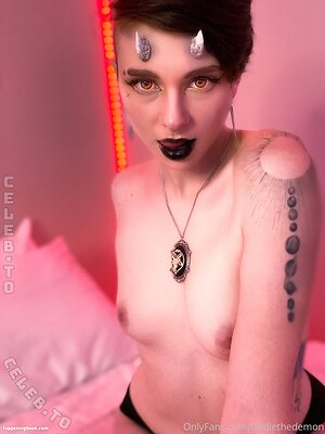 Nova Flux Nude Leaked Photo #10