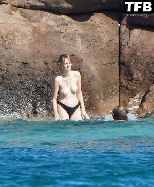 Nude Celebs Nude Leaked Photo #18