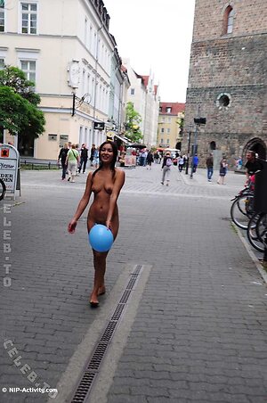 Nude in Public Nude Leaked Photo #1170