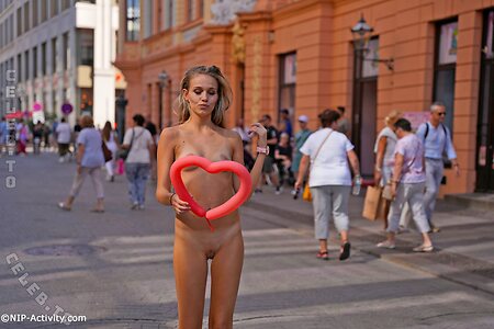 Nude in Public Nude Leaked Photo #2461