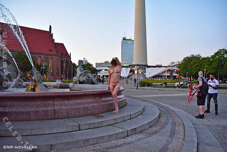 Nude in Public leaked photo #2850