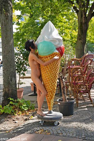 Nude in Public leaked photo #3592