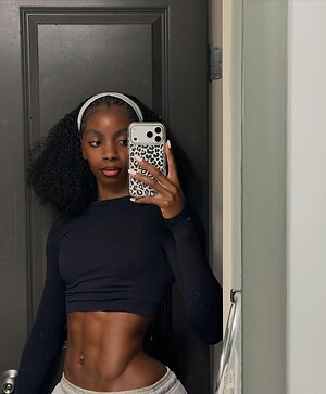 Nyla Davis leaked photo #7