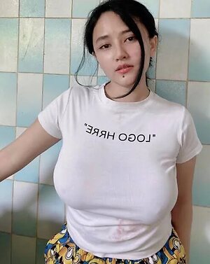 Ochi Berlian Nude Leaked Photo #35