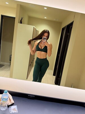 Olivia Ballard leaked photo #3