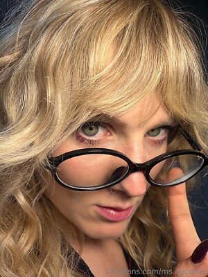 Olivia Carter leaked photo #2