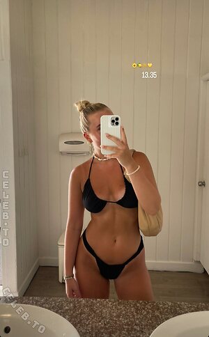 Olivia Juliane Dahl leaked photo #5
