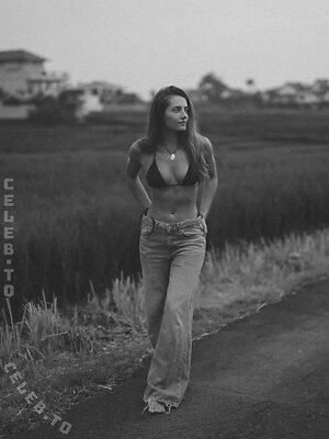 Olivia Junker Nude Leaked Photo #16