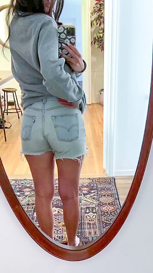 Olivia Munn Hot