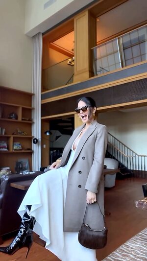 Olivia Munn Hot leaked photo #16