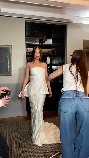 Olivia Munn Hot