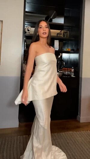 Olivia Munn Hot leaked photo #44
