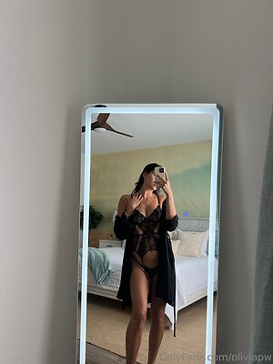 Olivia Pascale leaked photo #6
