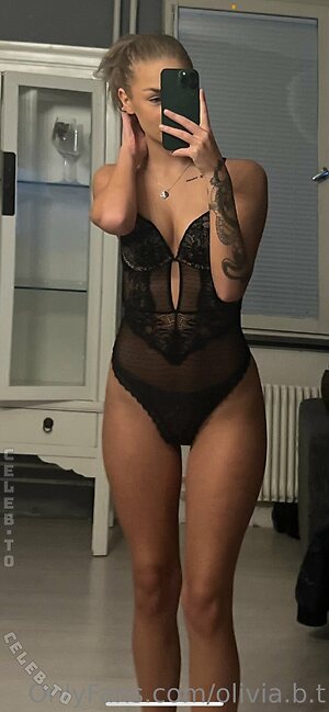 Olivia Tollesson Nude Leaked Photo #9