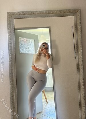 oliviahbls Nude Leaked Photo #22