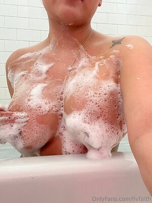 oliviaherrerrra leaked photo #2